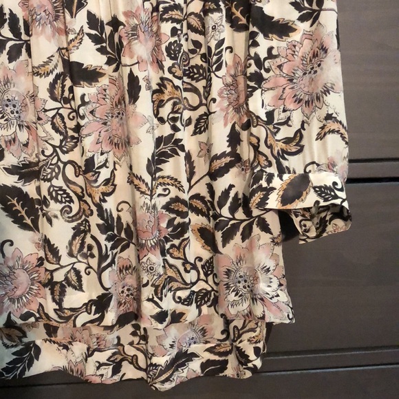 💐🌹🌷Muted/distressed floral LOFT blouse size XS - Picture 5 of 15